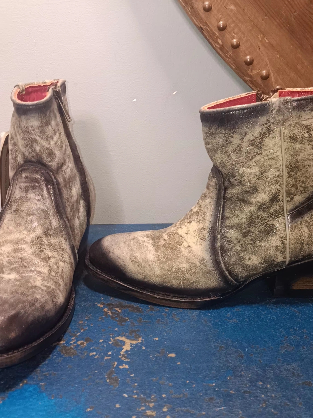 Ferrini Distressed Gray-Cream Leather Heeled Ankle Boots